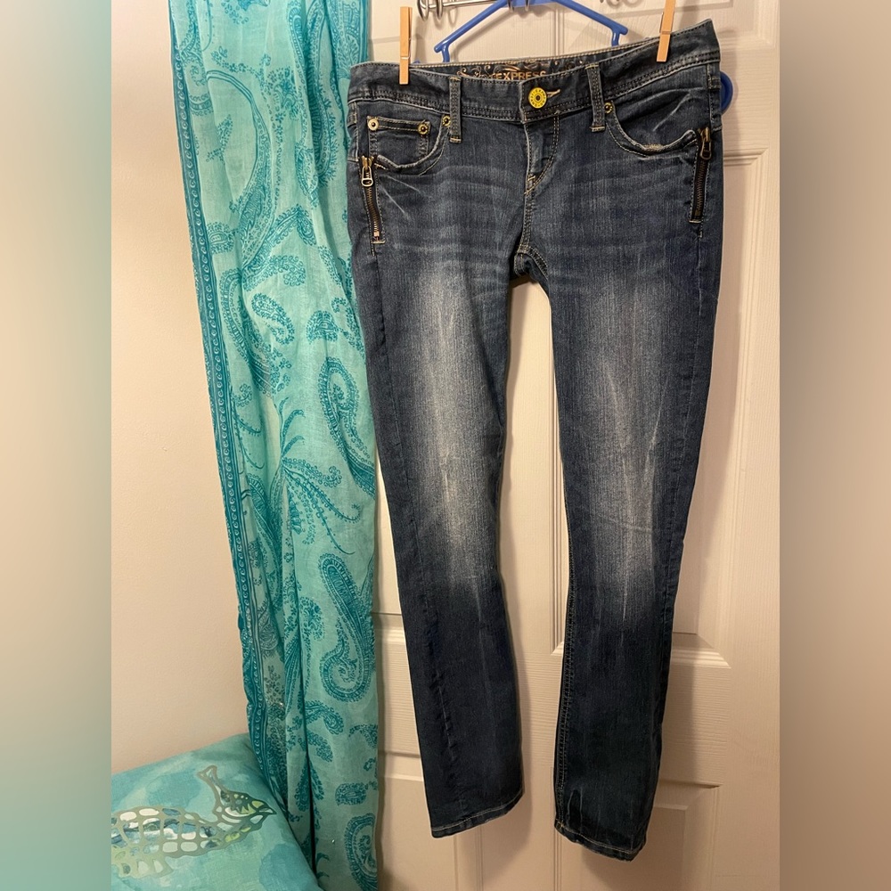 Express Zelda Slim Fit Ultra Low Rise Jean Legging Size 2